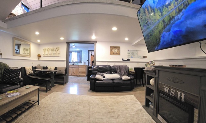 Kalispell Casa | Whitefish Stage Hideaway~ ~Gateway To Glacier 100-5 Star Vacation Rental Reviews