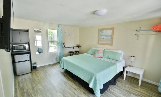 Whitehall Hotel | Whitehall Cottages Boutique Motel # 9 - Cama King