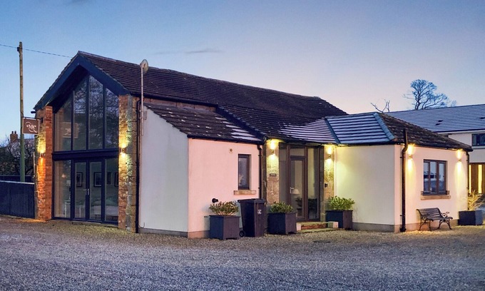 Wing Cabaña | Whitehill Barn - UK47195