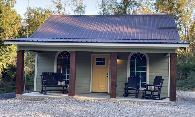 Union Church Cabina | Whitetail Cabin in Jefferson County, MS near the Homochitto National Forest.