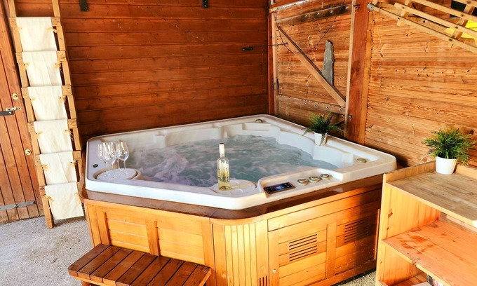 Seyne Chalet De Esquí | Whole chalet + private outdoor SPA-3 parking spaces-Near Ski Resort & Lake