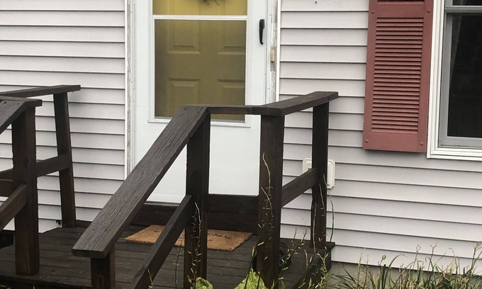 Schroon Lake Casa | Whole house in Schroon Lake: Walk to lake and town!