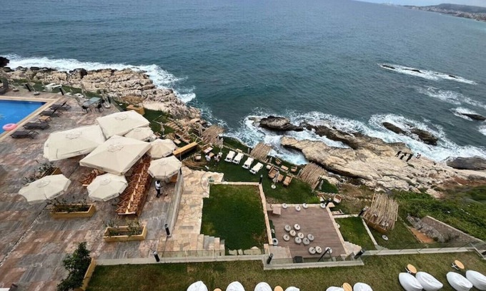 Kfardebian Casa | Wild Areca: Beachfront Exotic Room in Batroun