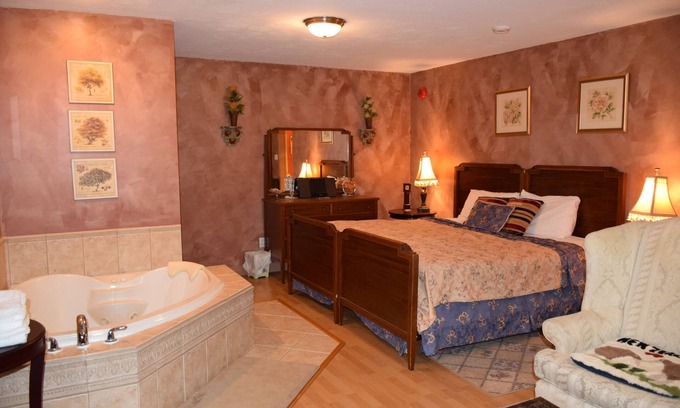 Lakeville Hotel | Wild Rose Inn