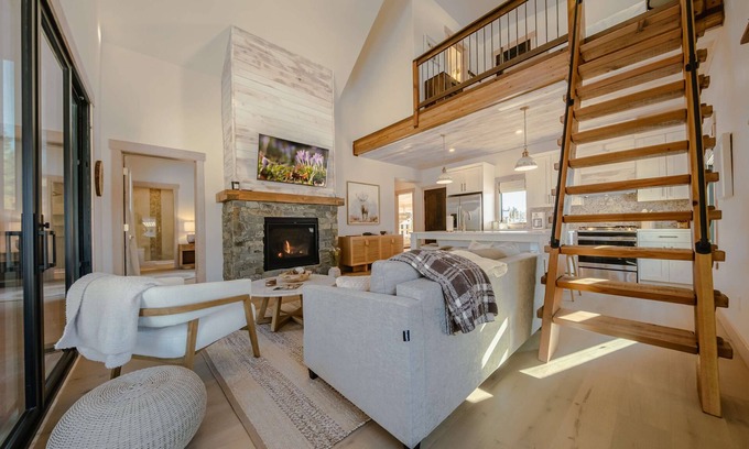 Eureka Casa | Wilderness Club Nest – Private Hot Tub | Forest View