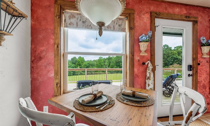 Mentone Cabaña | Wilderness Country Inn: Italy