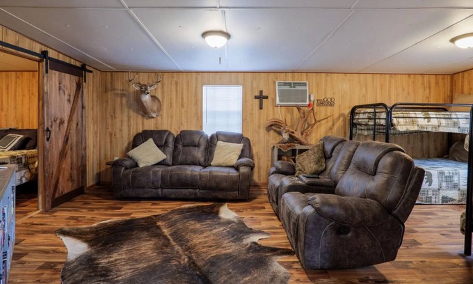 Jennings Cabaña | Wildlife Preserve camphouse in Jennings- Includes Tour