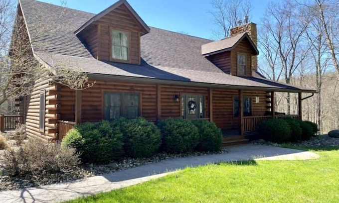 Bellville Cabina | Wildwood Lodge-Hot Tub, 40 Acres