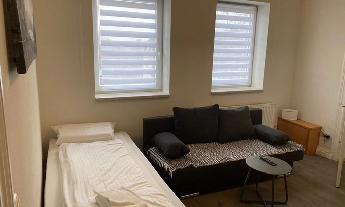 Neumuenster Casa | Wilhelmstraße 19 W4 - 2 bedrooms with parking space