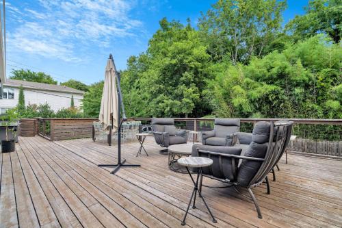 Fayetteville Casa | Wilson Park Spa home sauna and walking trails