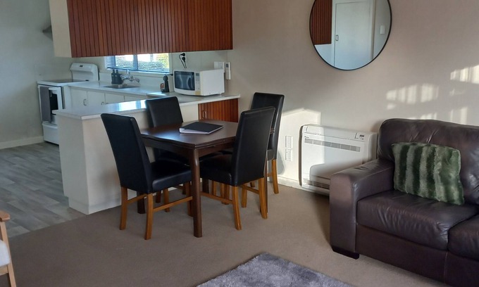 Invercargill Casa | Windsor Garden Escape Opposite the beautiful Queens Park