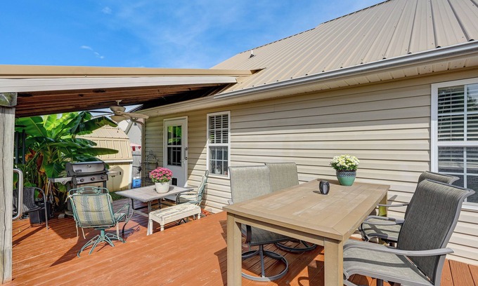 Lexington Casa | Wine & BBQ Trail Fun: Home w/ Hot Tub in Lexington