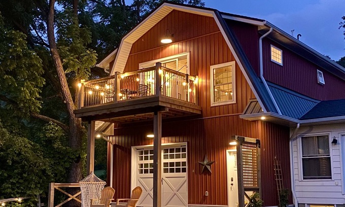 Niagara-on-the-Lake Cama Y Desayuno | Wine Country farmhouse loft, breakfast included