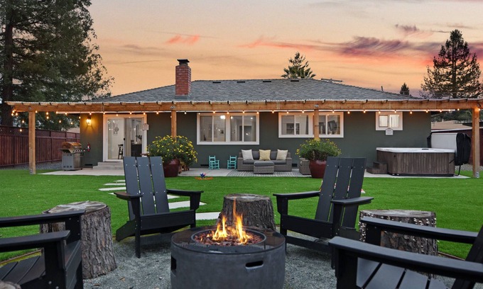 Santa Rosa Casa | Wine Country Backyard Escape