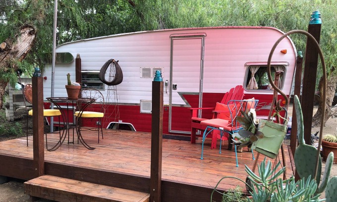 Temecula Casa | WIne Country Farm Stay; Clásico Retro Glamping!