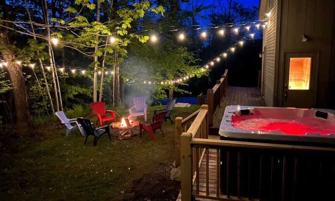 West Dover Chalet De Esquí | Wine Moose Hot tub Fireplace Sauna 9min to Mt Snow