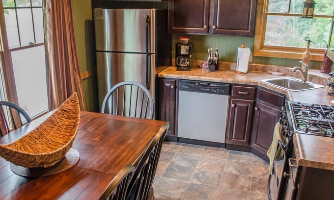 Carbondale Cabina | Wine Trail Cabin - Carbondale, Sur de Illinois - Parque Estatal Giant City