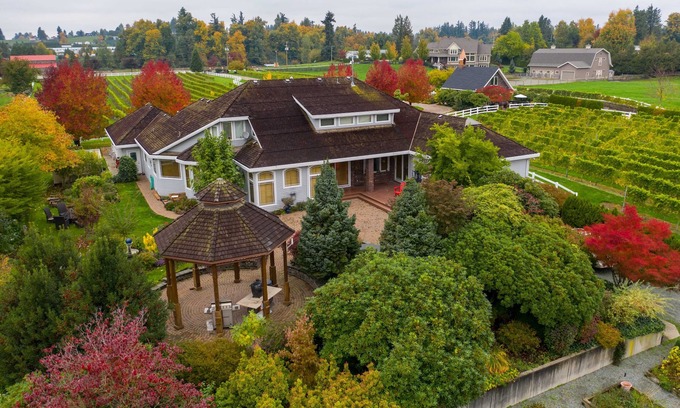 Bradner Casa | Winery Estate Farmhouse