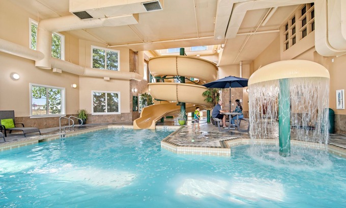 West Edmonton Hotel | Wingate by Wyndham - Edmonton West