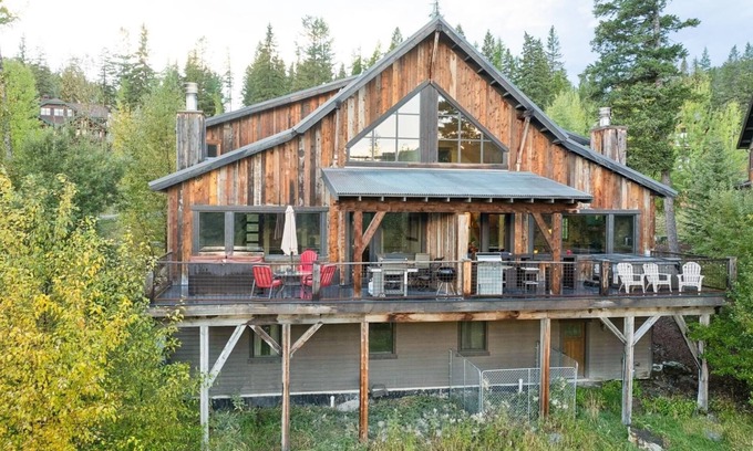 Whitefish Casa | Winter Availability! Big Mountain Ski-in Ski-out Townhome! Private Hot Tub!