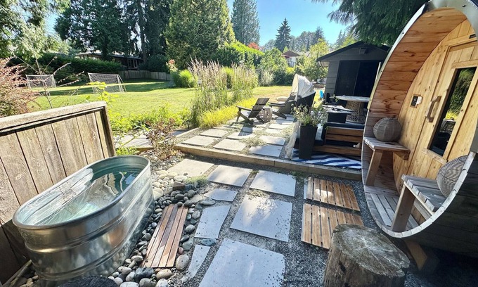 Dollarton Casa | Winter coastal retreat - Deep Cove: 2-Bedroom w/ sauna & cold plunge