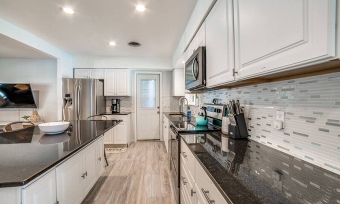 Shearer Hills - Ridgeview Casa | *Winter Special* Outdoor TV | Firepit ~ Safe Area!