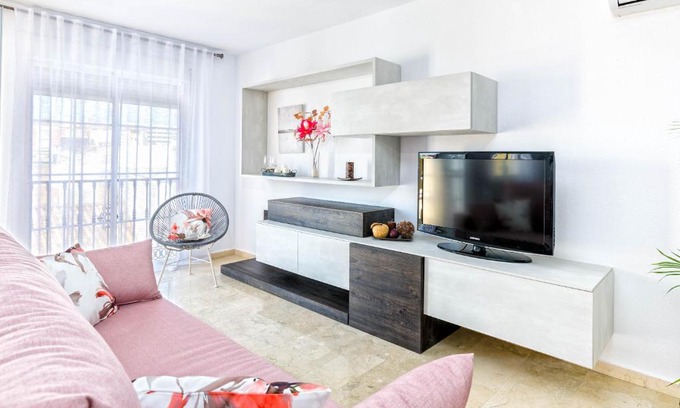 El Molinillo Apartamento | WintowinRentals - La Estancia FREE PARKING