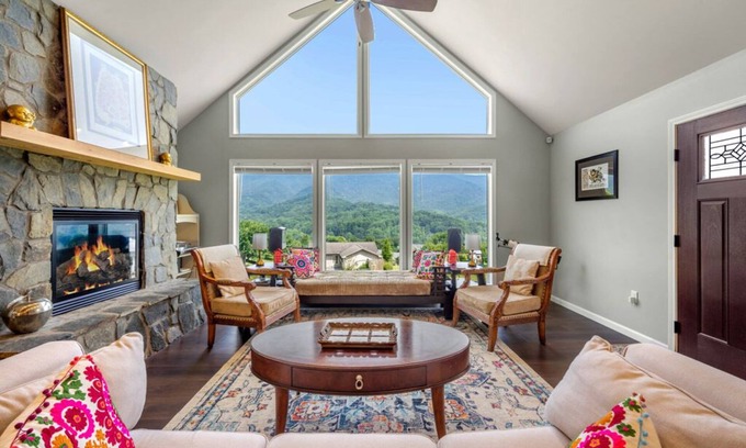 Waynesville Casa | Wish You Were Here | Perfect Mountain Retreat Near Waynesville | Pet Friendly and Long-range Views
