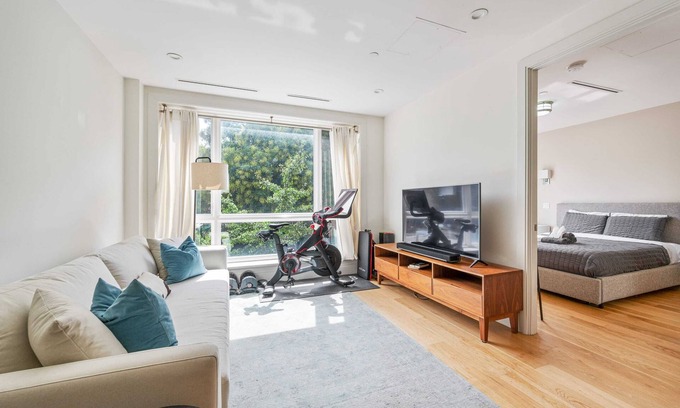 Williamsburg Condominio | Withers by Rove Travel | 1BR Williamsburg Apt