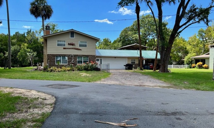 Inglis Casa | Withlacoochee Pirate River House ---- PET FRIENDLY