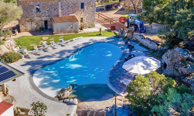 Sant'Antonio di Gallura Villa | Preciosa casa de vacaciones privada con A/C, piscina privada, WIFI, TV, patio y mascotas permitida