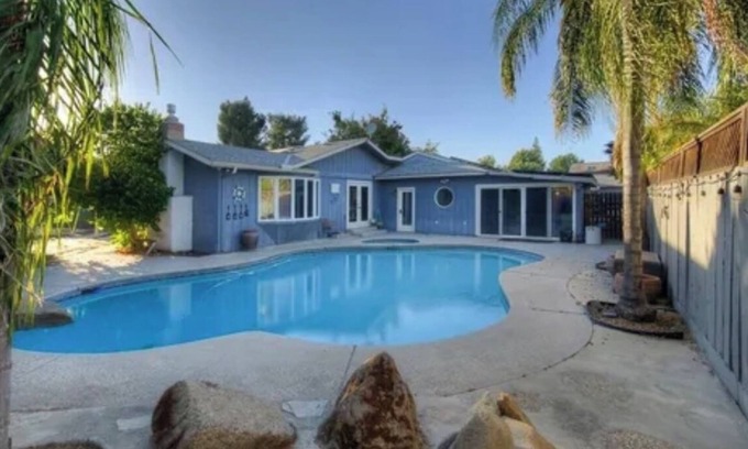 Clovis Casa | Wonderful 2-bedroom house with AC in charming Clovis