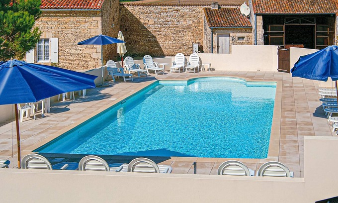 Saint-Hilaire-de-Villefranche Casa | Alojamiento de 4 habitaciones en JUICQ