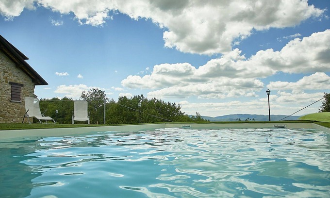 Monte Santa Maria Tiberina Villa | Casa de vacaciones privada con A/C, WIFI, piscina privada, sauna, TV, patio, vista panorámica