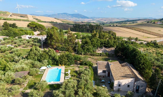 Buseto Palizzolo Villa | Preciosa casa de vacaciones privada con WIFI, piscina privada, TV, terraza y mascotas permitida