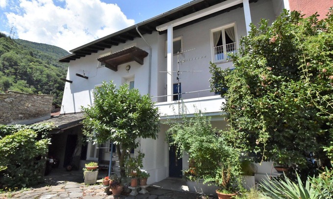 Cosio Valtellino Casa | Estupenda casa de vacaciones privada para 5 personas con A/C, WIFI, TV, patio y mascotas permitida