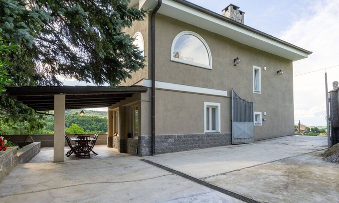 Casalborgone Casa | Estupenda casa de vacaciones privada para 6 personas con A/C, WIFI, TV, patio y vista panorámica