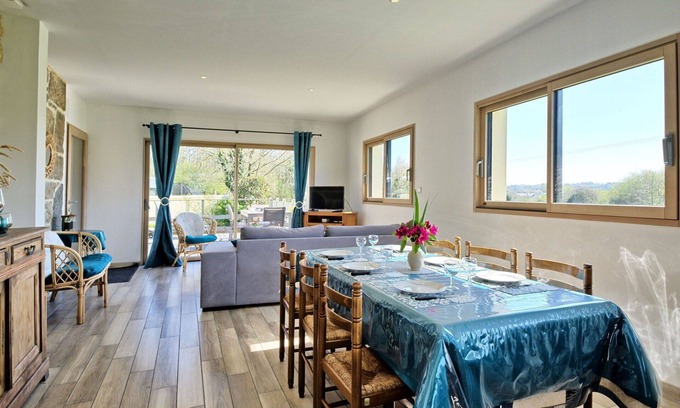 Ploubezre Casa | Preciosa casa de vacaciones privada para 6 personas con WIFI, TV y terraza