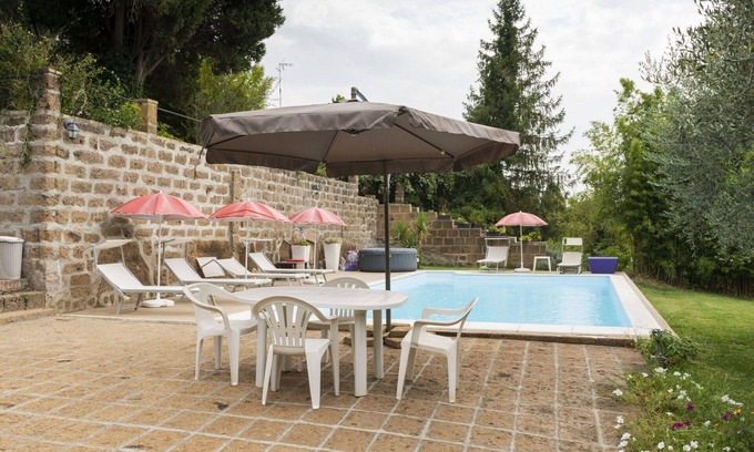 Corchiano Casa | Maravillosa casa de vacaciones privada con WIFI, piscina privada, TV, patio y mascotas permitida