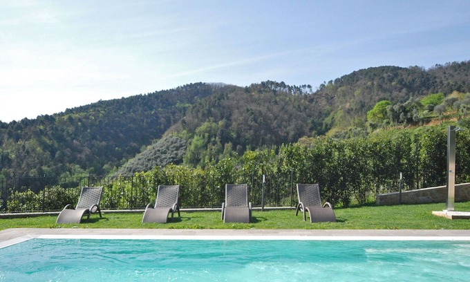 Vicopelago Villa | Maravillosa casa de vacaciones privada con piscina privada, WIFI, A/C, TV, terraza, cerca de Lucca