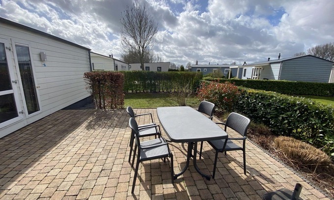 Dordtse Biesbosch Casa | Maravillosa casa de vacaciones privada para 4 personas con WIFI, TV y terraza