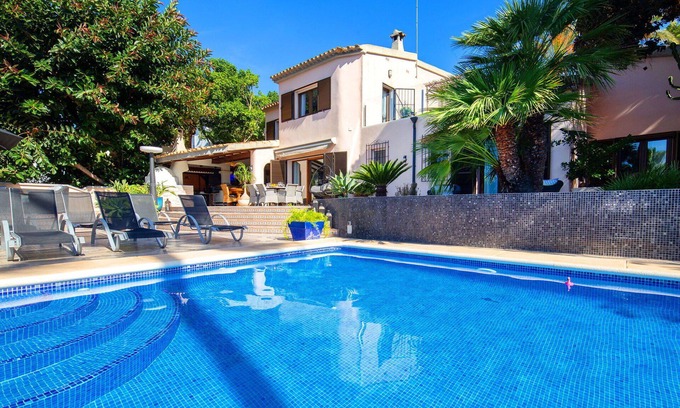 Urbanitzacio la Fustera Villa | Casa de vacaciones privada con jacuzzi, A/C, WIFI, piscina privada, TV, patio, mascotas permitida