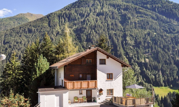 See Casa | Estupenda casa de vacaciones privada para 10 personas con WIFI, TV y balcón