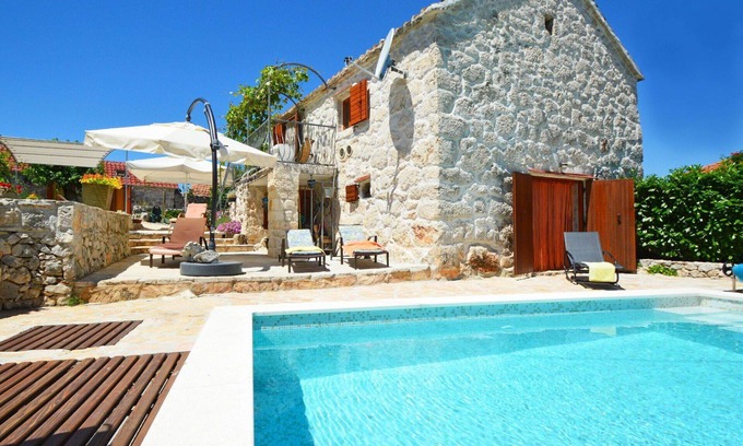 Seget Casa | Preciosa casa de vacaciones privada con WIFI, A/C, piscina privada, TV, terraza, vista panorámica