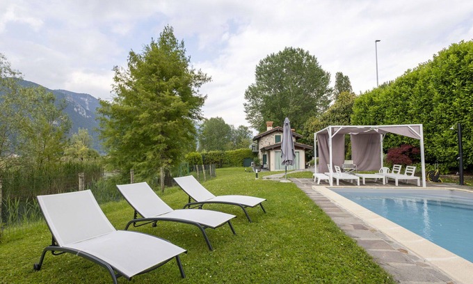 Cremignane Villa | Preciosa casa de vacaciones privada con piscina privada, WIFI, A/C, TV, patio y mascotas permitida