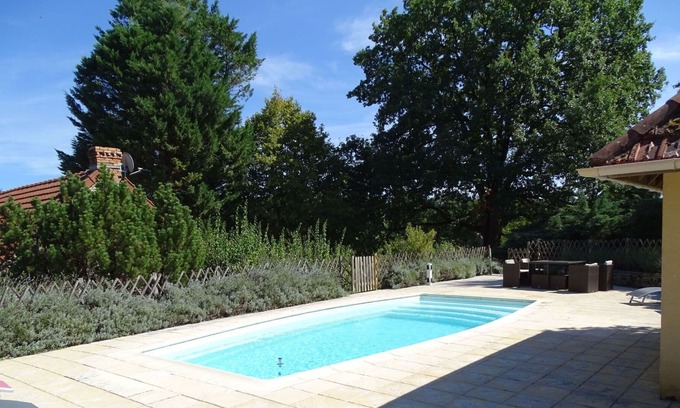 Saint-Genies Villa | Preciosa casa de vacaciones privada para 5 personas con piscina privada, TV, terraza y aparcamiento