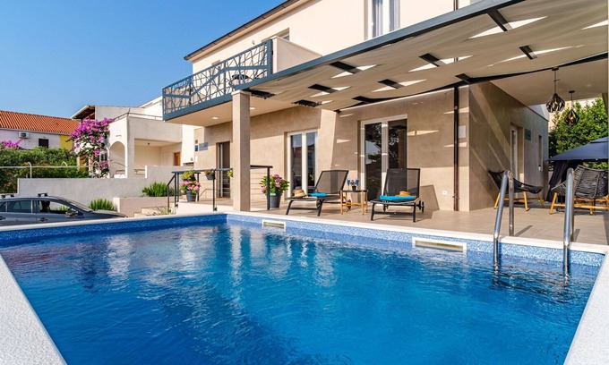 Cove Makarac (Milna) Casa | Maravillosa casa de vacaciones privada para 8 personas con A/C, piscina privada, WIFI, TV y terraza