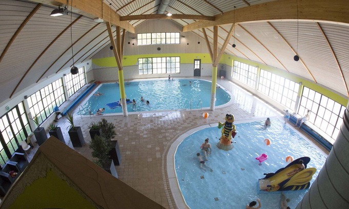 Susteren Casa | Estupenda casa de vacaciones privada para 16 personas con WIFI, piscina, TV y terraza