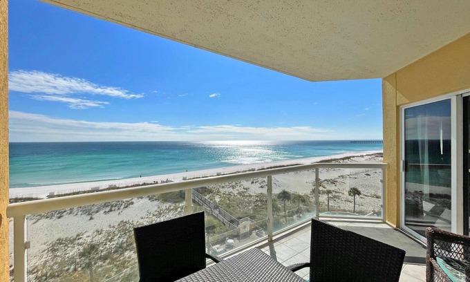 Pensacola Beach Condominio | Maravillosas vistas del Golfo desde este quinto piso, condominio frente al Golfo!