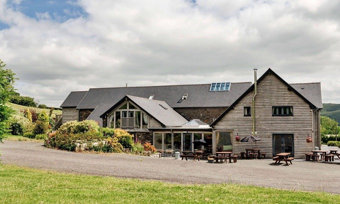 Devils Bridge Casa | Preciosa casa de vacaciones para 19 personas con jacuzzi, WIFI y mascotas permitida